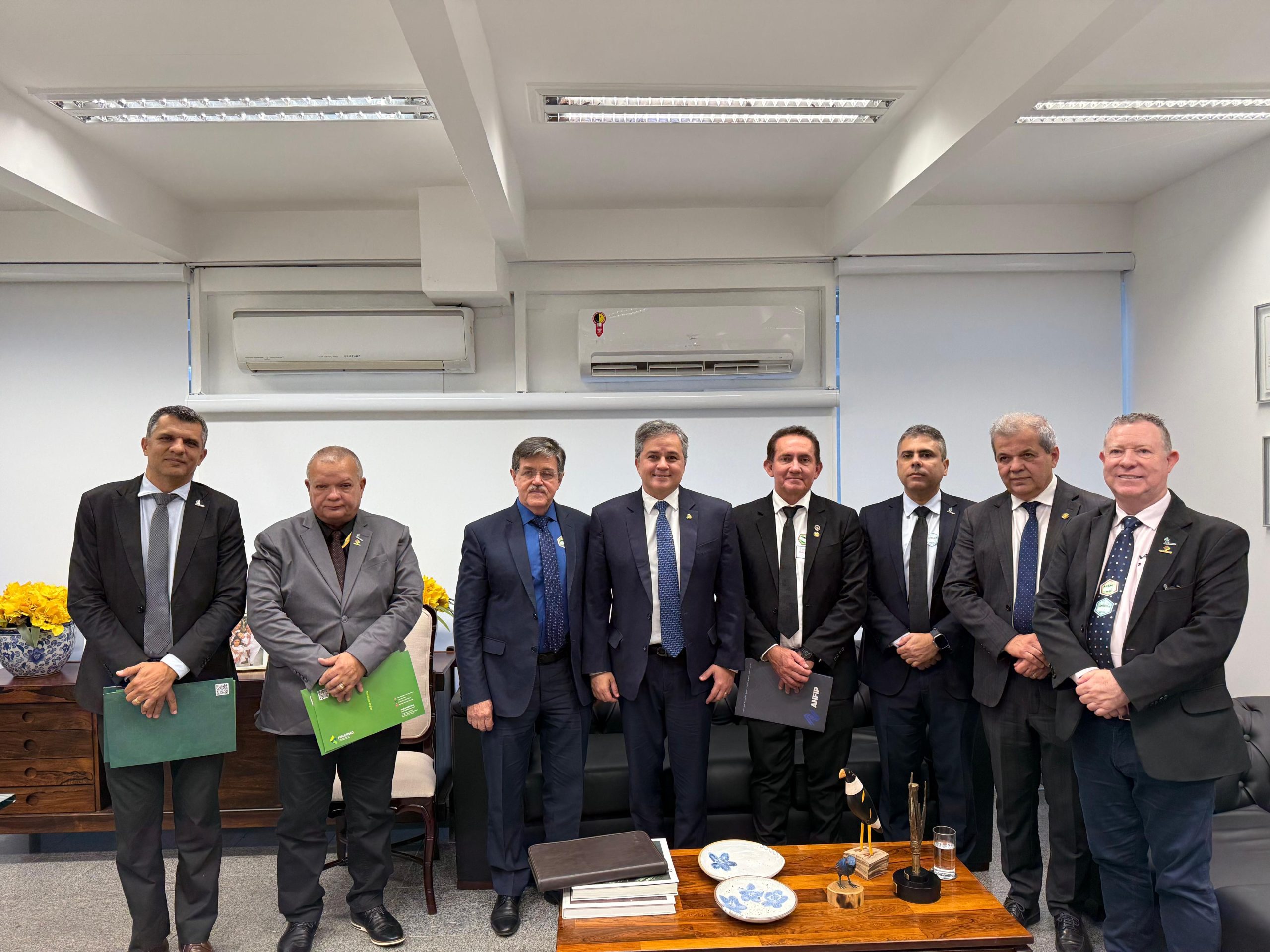 Imagem da notícia FENAFISCO INTENSIFICA MOBILIZAÇÃO NO SENADO CONTRA EMENDAS QUE AMEAÇAM A REFORMA TRIBUTÁRIA