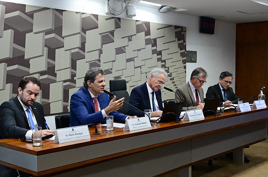 Imagem da notícia Haddad quer aprovação de isenção do IR para R$ 5 mil ainda este ano