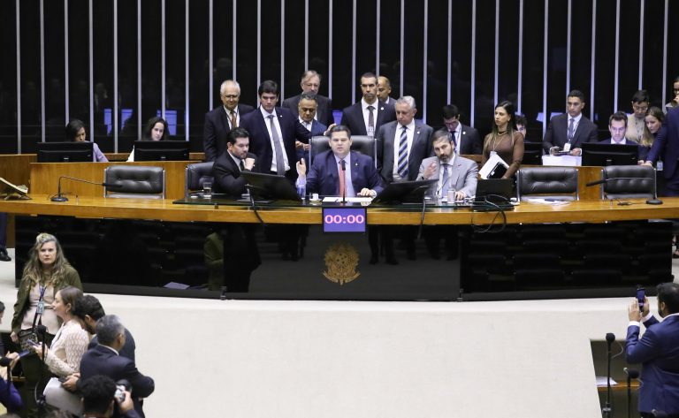 Imagem da notícia Congresso aprova validade permanente para isenção do Imposto de Renda