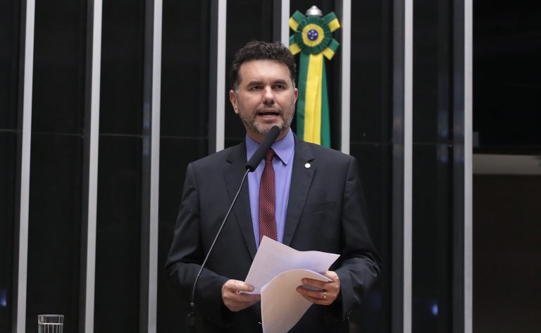 Imagem da notícia Câmara aprova isenção de tributos para doação de medicamentos a entidades beneficentes