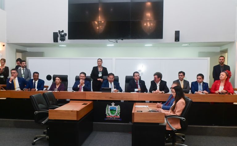 Imagem da notícia Em debate trabalhadores defendem fim da escala 6x1 e empresários pregam diálogo