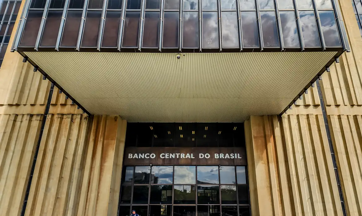 Imagem da notícia Copom inicia reunião que definirá taxa básica de juros