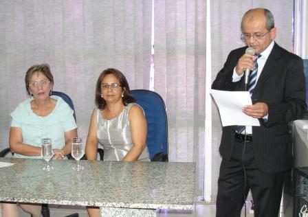Imagem da notícia GOVERNADORA PRESTIGIA POSSE DE NOVOS DIRIGENTES DA SET