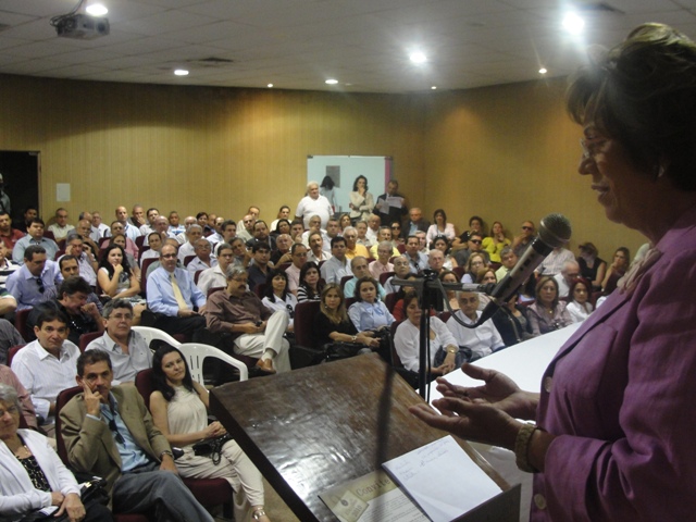Imagem da notícia ROSALBA CIARLINI PARTICIPA DO SEGUNDO DIA DO PAINEL FISCO E SOCIEDADE