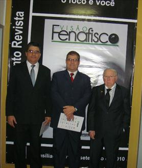 Imagem da notícia SINDIFERN PRESTIGIA O LANÇAMENTO DA REVISTA VISÃO FENAFISCO EM BRASÍLIA