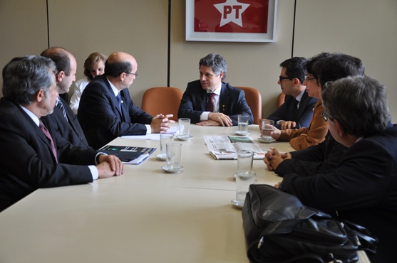 Imagem da notícia PEC 89 - FENAFISCO E SINAFRESP-SP ACOMPANHAM DEPUTADO JOÃO DADO EM AUDIÊNCIA COM O LÍDER DO PT