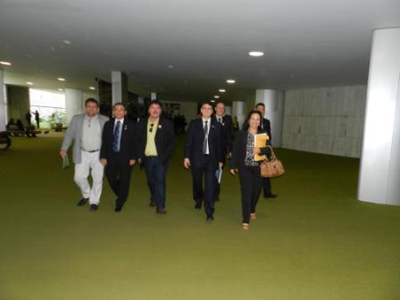 Imagem da notícia SINDIFERN E FENAFISCO ARTICULAM APOIO PARA VOTAÇÃO DA PEC 89