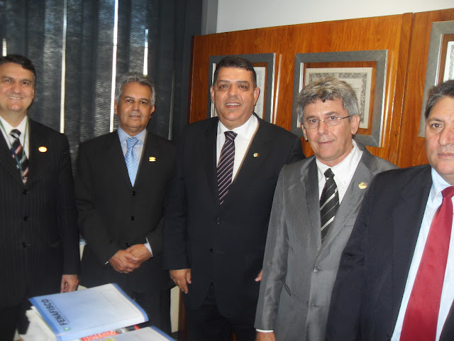 Imagem da notícia SINDICATOS COMPARECEM EM PESO À MOBILIZAÇÃO NO CONGRESSO NACIONAL