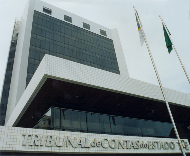 Imagem da notícia TCE RECONHECE O TRABALHO DOS AUDITORES FISCAIS EM 2011
