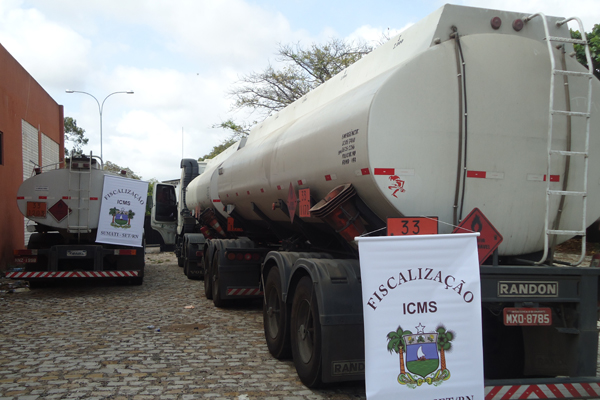 Imagem da notícia FISCALIZAÇÃO APREENDE CARGAS DE COMBUSTÍVEIS COM NOTAS FISCAIS IRREGULARES