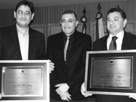 Imagem da notícia SESSÃO SOLENE REALIZA ENTREGA DE COMENDAS AO FISCO