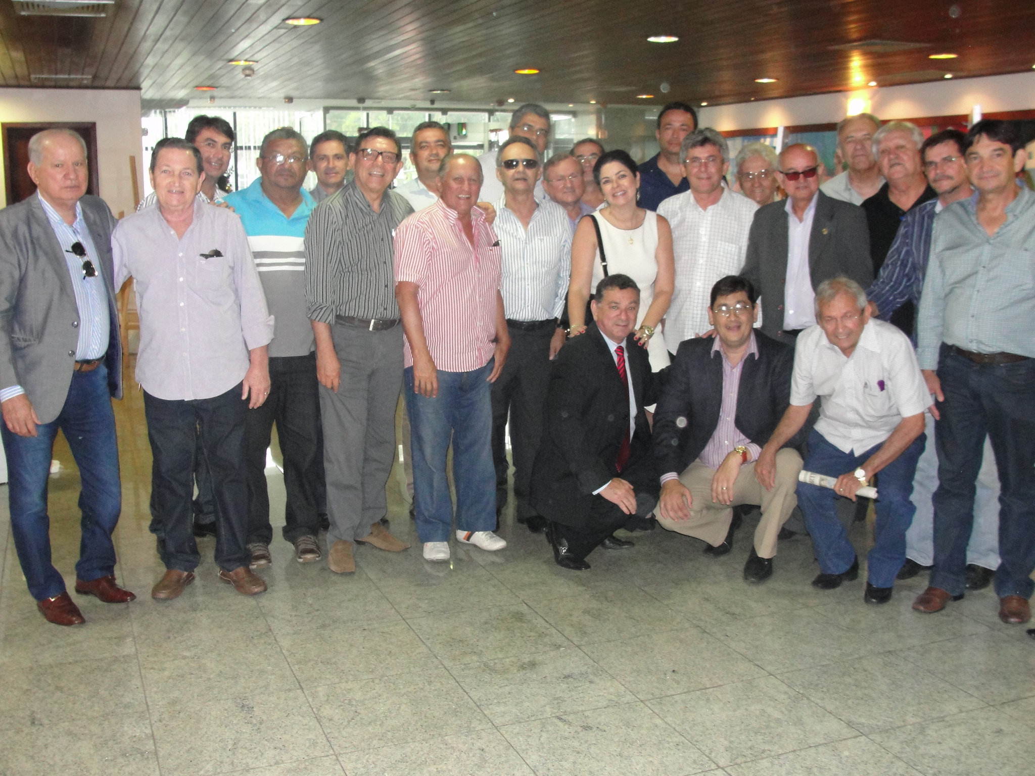 Imagem da notícia SINDIFERN DEFENDE GARANTIAS E CONQUISTA APROVAÇÃO DA PEC QUE FIXA TETO SALARIAL EM 1º TURNO