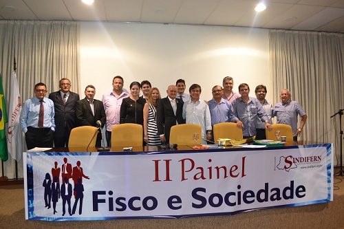 Imagem da notícia CANDIDATO ROBÉRIO PAULINO ENCERRA O II PAINEL FISCO E SOCIEDADE