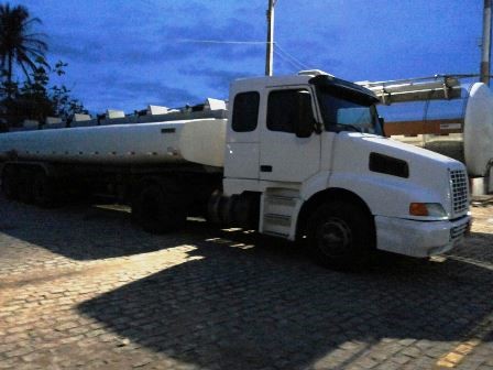 Imagem da notícia SECRETARIA DE TRIBUTAÇÃO APREENDE CAMINHÃO QUE TRANSPORTAVA COMBUSTÍVEL SEM NOTA FISCAL