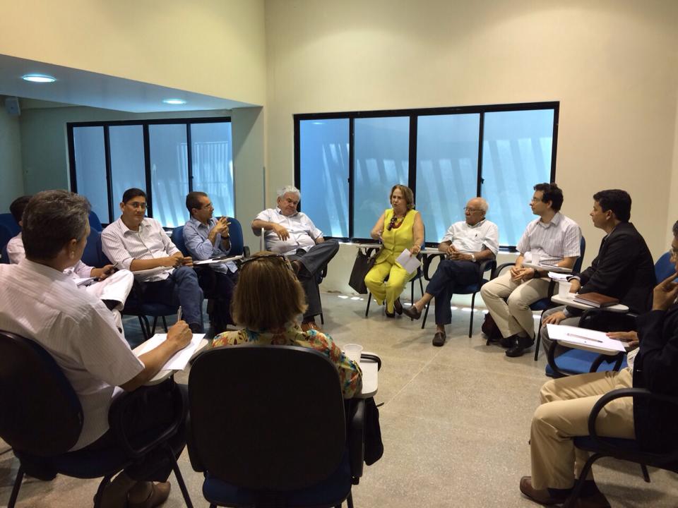 Imagem da notícia SINDIFERN DISCUTE COM ENTIDADES FEDERAIS APROVAÇÃO DA PEC 555