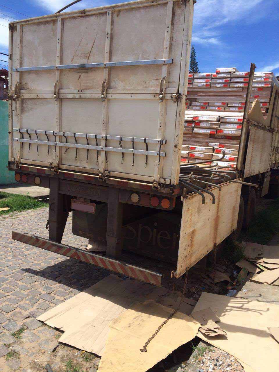 Imagem da notícia SET APREENDE R$ 224 MIL EM MERCADORIAS CLANDESTINAS