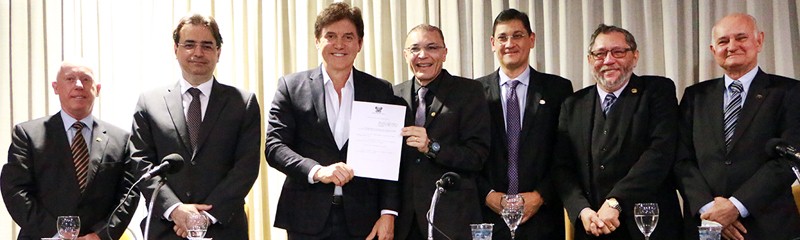 Imagem da notícia GOVERNADOR DO RN PRESTIGIA SESSÃO SOLENE EM COMEMORAÇÃO AO DIA DO AUDITOR FISCAL