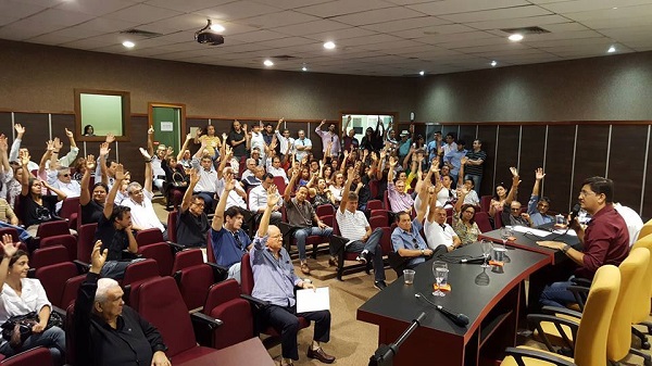 Imagem da notícia AUDITORES FISCAIS APROVAM ESTADO DE MOBILIZAÇÃO CONTRA ATRASO DOS SALÁRIOS