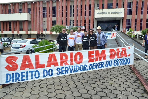 Imagem da notícia FISCO PARALISADO REALIZA ARRAIÁ DA RESISTÊNCIA