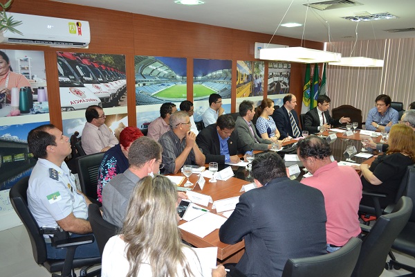 Imagem da notícia FORÚM DOS SERVIDORES SE REÚNE COM GOVERNADOR