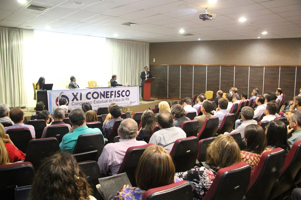 Imagem da notícia AUDITORES TEMEM PERDA DA AUTONOMIA POLÍTICA E FINANCEIRA DOS ESTADOS E MUNICÍPIOS