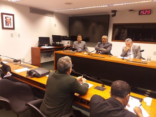 Imagem da notícia FRENTE PARLAMENTAR DA PREVIDÊNCIA DEFINE ESTRATÉGIAS CONTRA A PEC 287/16