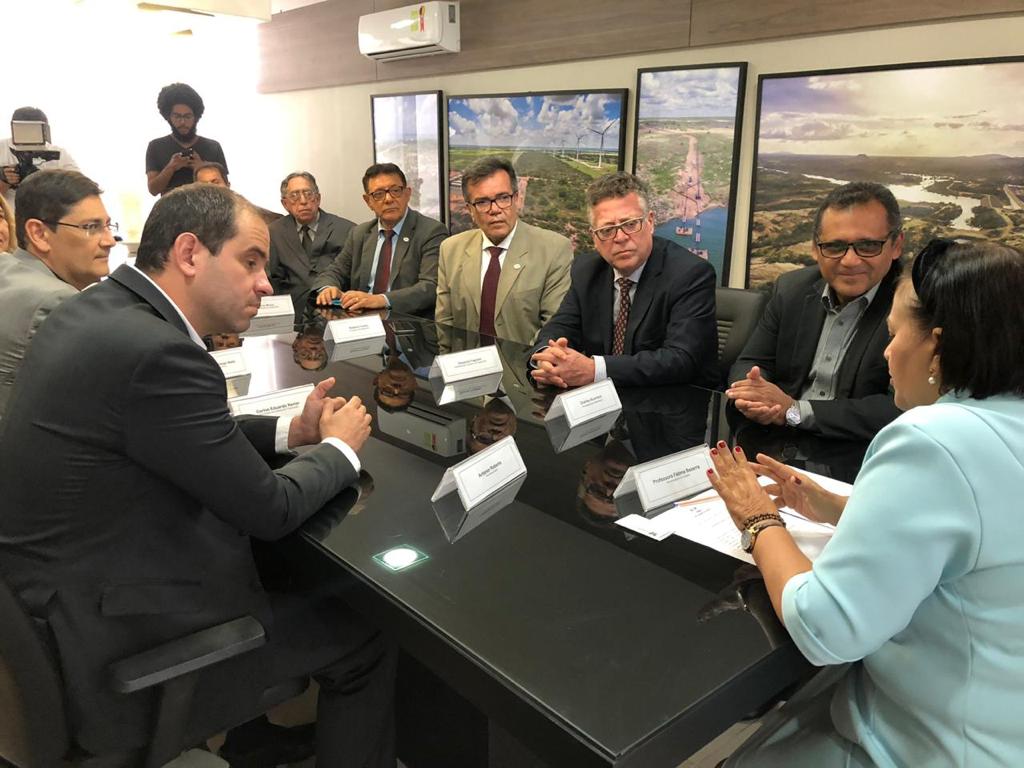 Imagem da notícia Fisco Estadual e Distrital discute Reforma Tributária Solidária com Governo RN