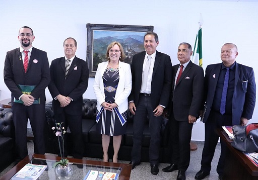 Imagem da notícia SINDIFERN e Fenafisco buscam apoio de parlamentares do RN à RTS