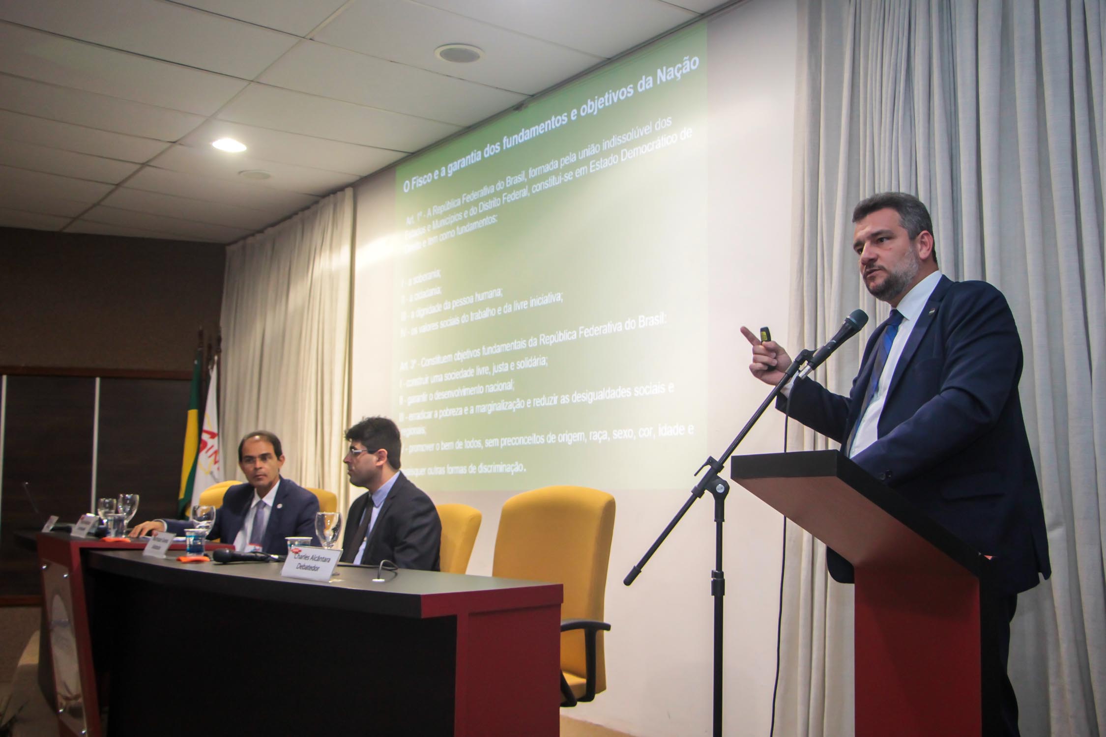 Imagem da notícia Auditores defendem autonomia funcional dos Fiscos