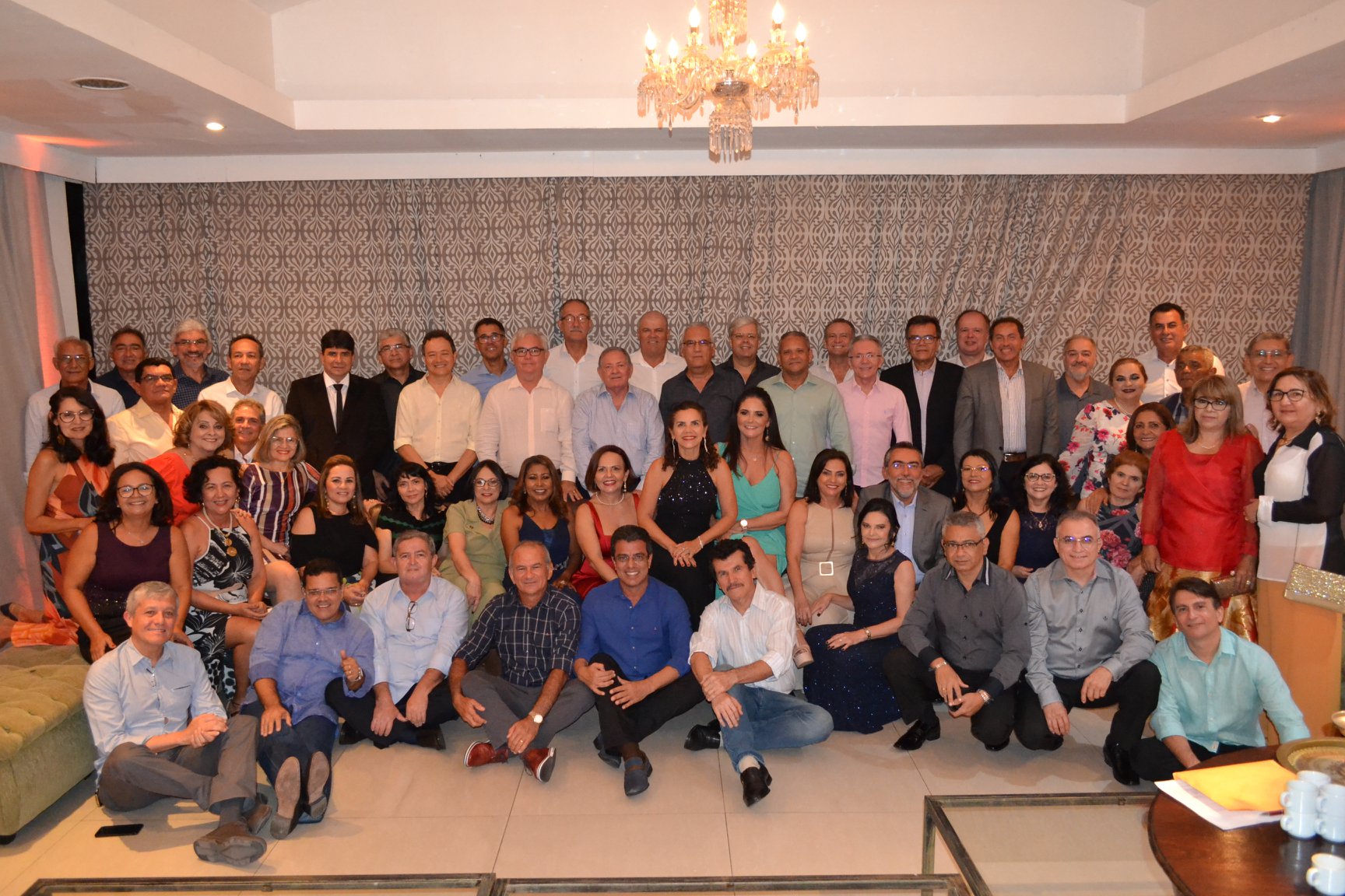 Imagem da notícia SINDIFERN PRESTA HOMENAGEM AOS COLEGAS DA TURMA DE 1984