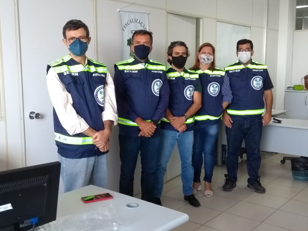 Imagem da notícia SINDIFERN doa coletes de fiscalização para SUMATI