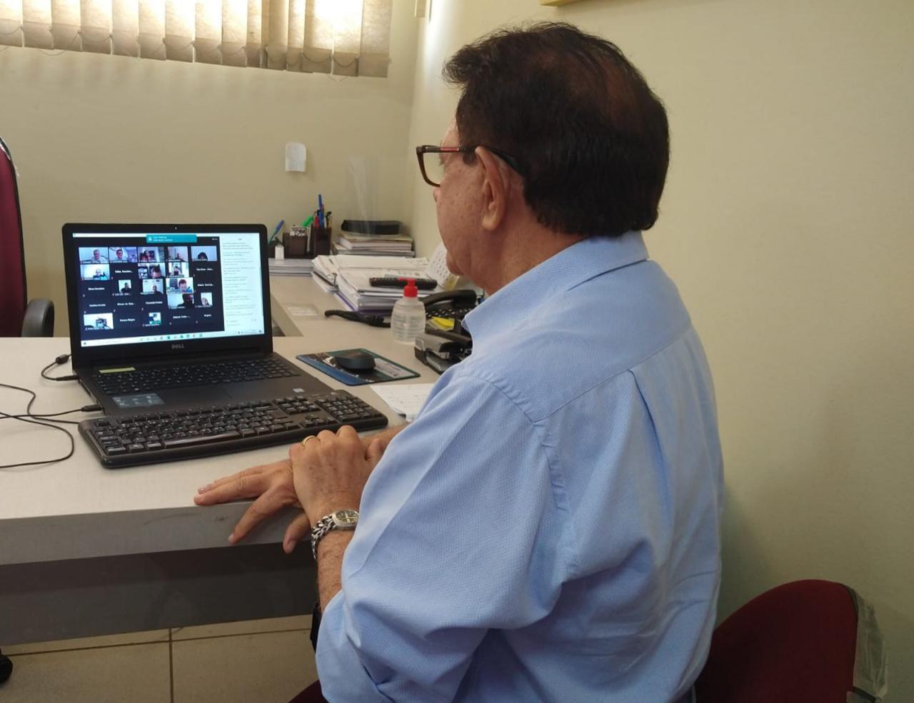 Imagem da notícia GOVERNO ANUNCIA NOVA PARCELA DO 13º DE 2018 EM REUNIÃO HOJE COM O FÓRUM 