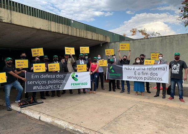 Imagem da notícia Fenafisco integra ato Público contra a PEC 32 na Câmara dos Deputados