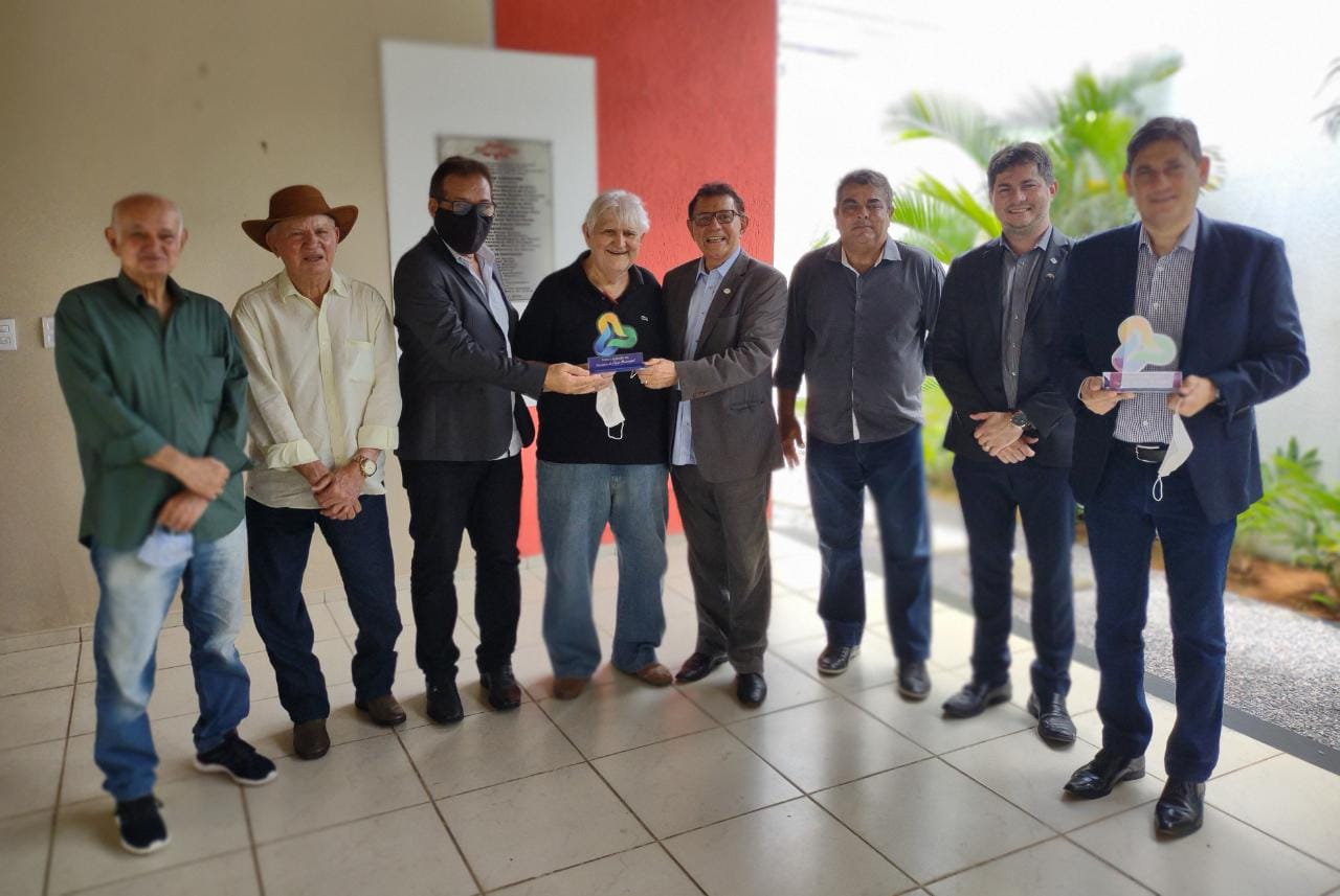 Imagem da notícia SINDIFERN RECEBE HONRARIA DO SINDICATO DOS FAZENDÁRIOS MUNICIPAIS