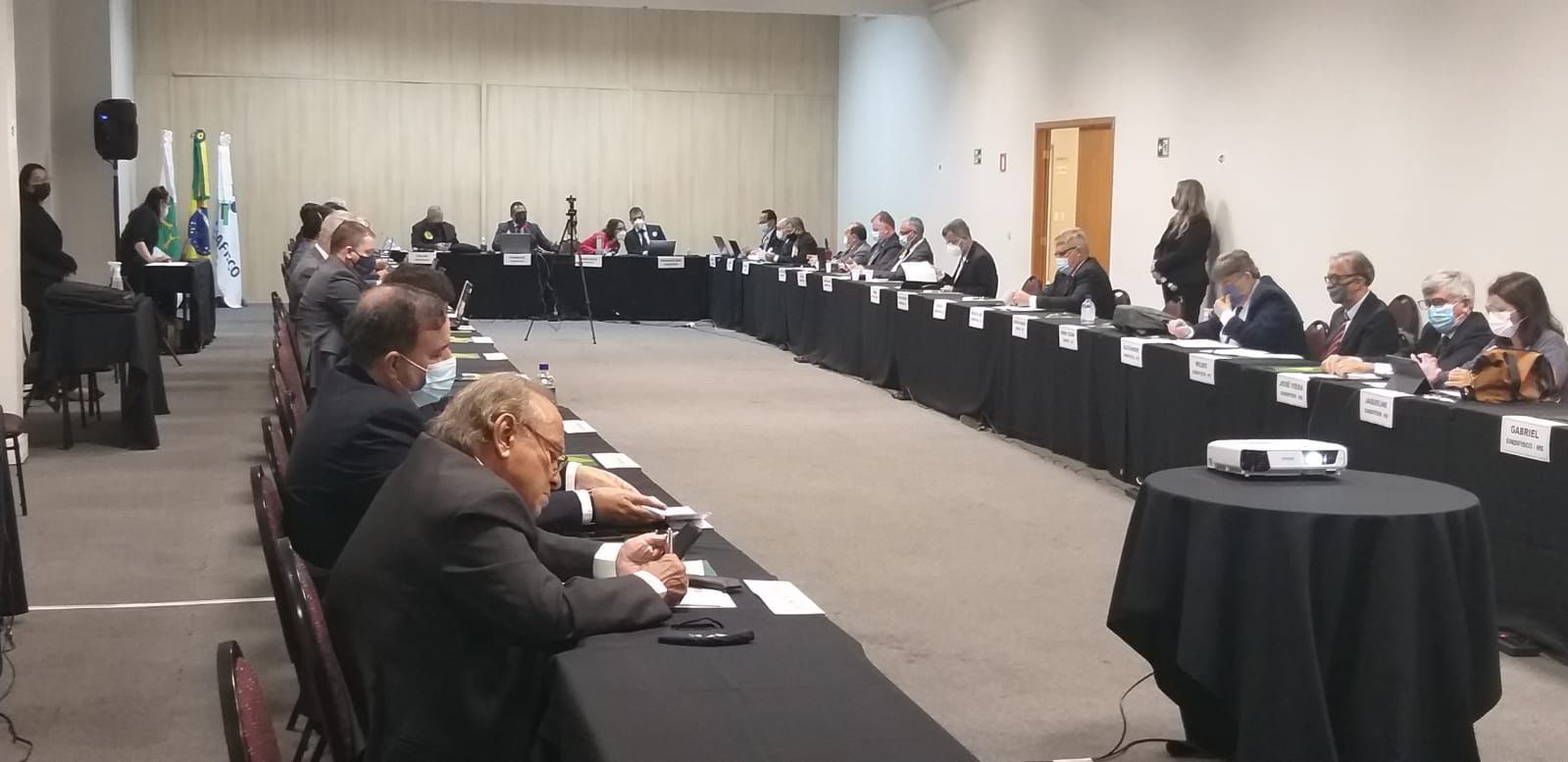 Imagem da notícia DIRIGENTES DO SINDIFERN PARTICIPAM DA 211ª REUNIÃO DO CD DA FENAFISCO