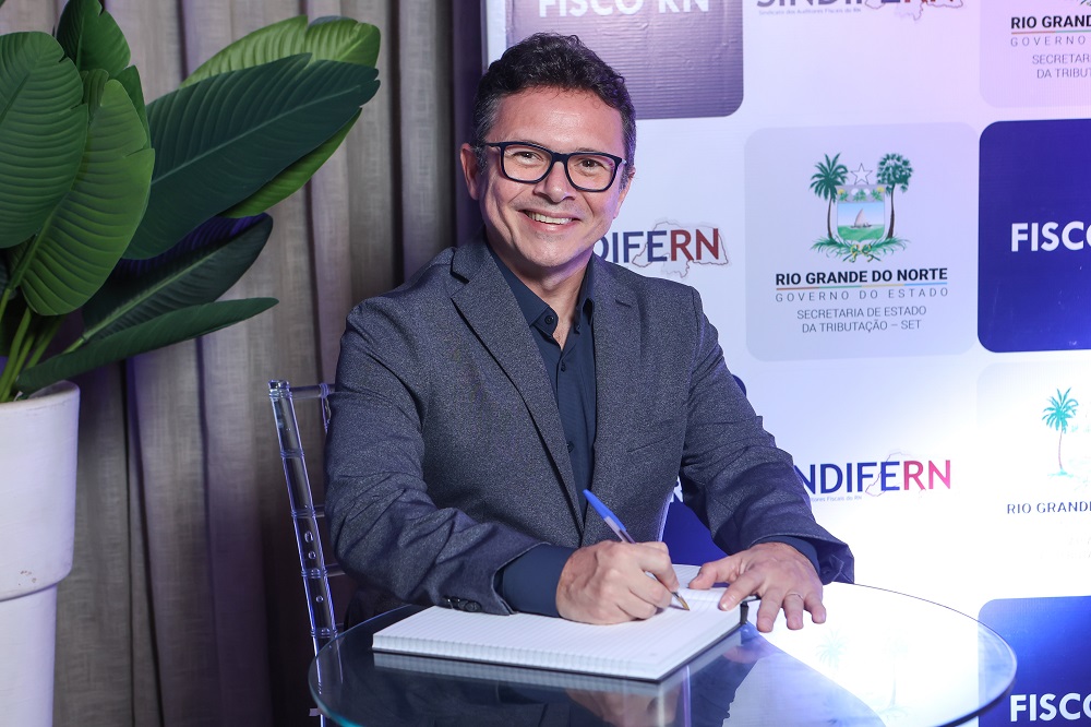 Imagem da notícia Márcio Medeiros assume presidência do SINDIFERN 