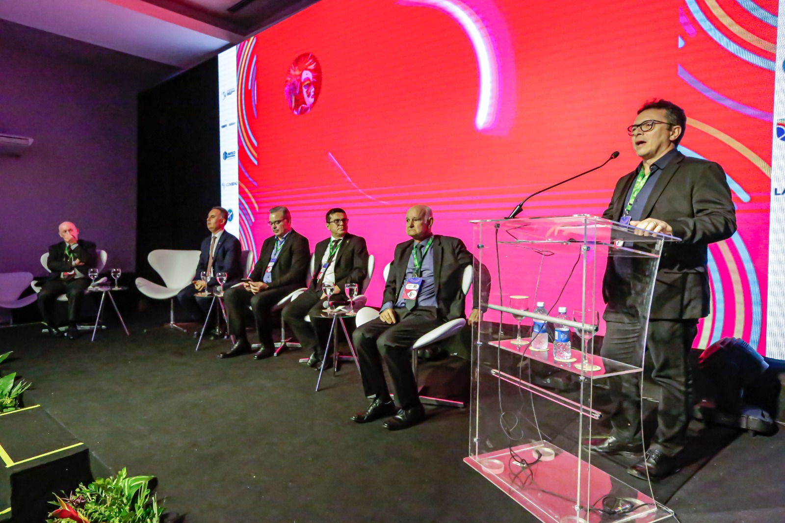 Imagem da notícia SINDIFERN parabeniza realizadores do 8º Congresso Luso-Brasileiro 