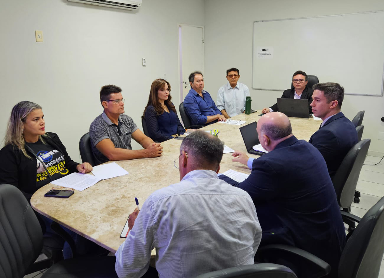 Imagem da notícia LIDERANÇAS DEBATEM IMPACTOS DA PEC 66/2023 SOBRE SERVIDORES DO RN