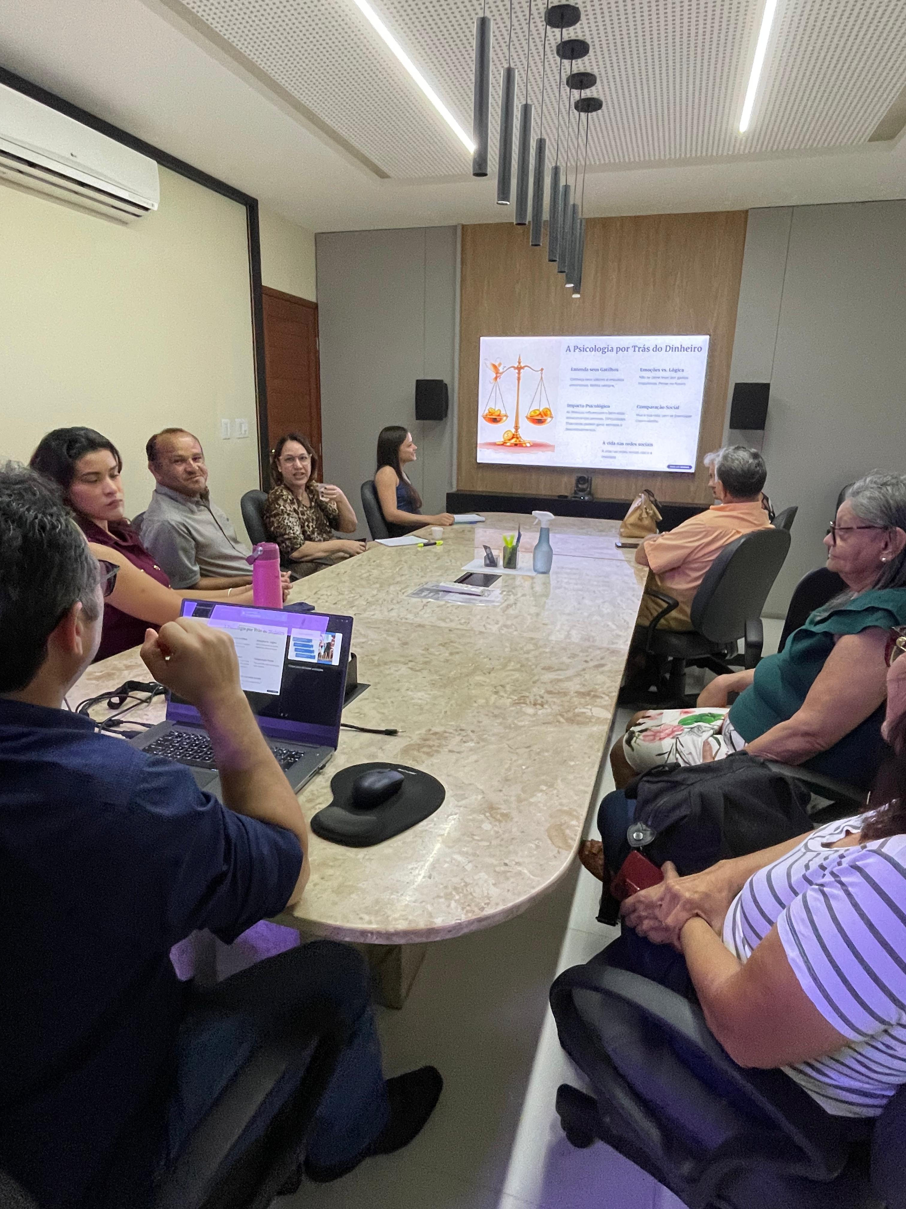 Imagem da notícia Presidente do SINDIFERN apresenta palestra sobre Educação Financeira 